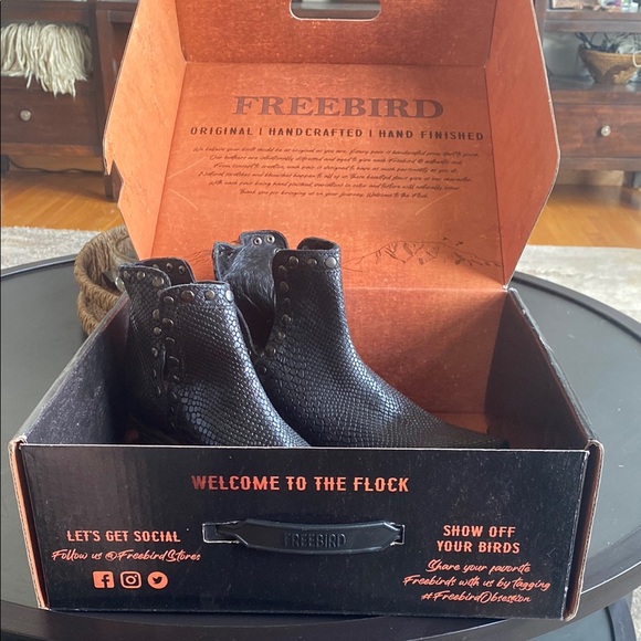 freebird Shoes - Freebird Mandy Snake Black Boots-NWT